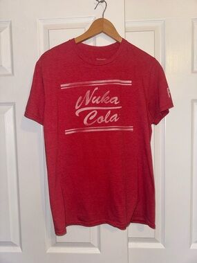 Fallout Nuka Cola Graphic Tee Red Bethesda Gamer Shirt Vintage Medium